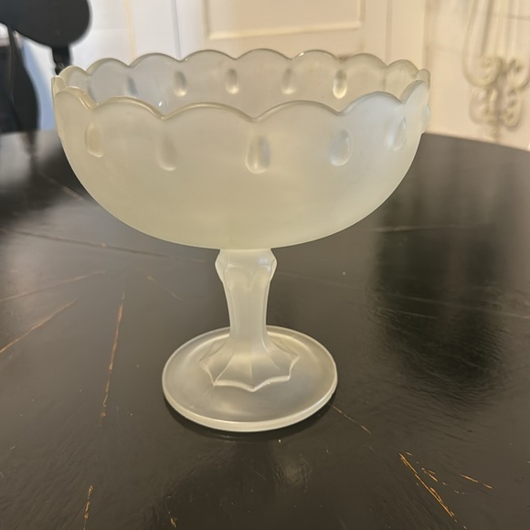 Vintage Tear Drop Frosted White Satin Glass Compote Bowl - Picture 4 of 10